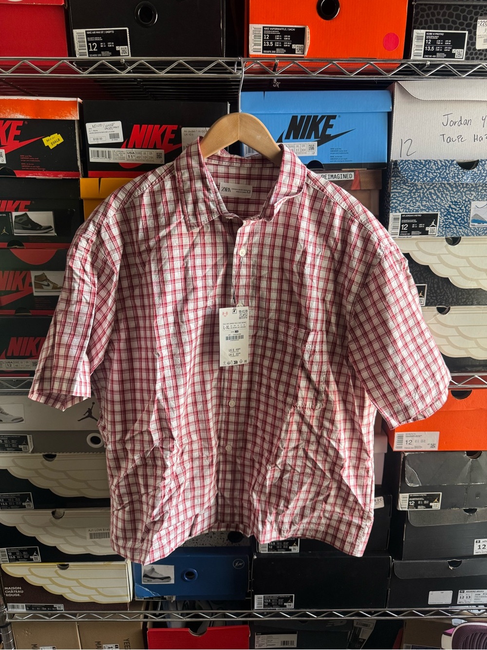 Zara Men Short-Sleeve Plaid Button-Up Shirt in Red and White
